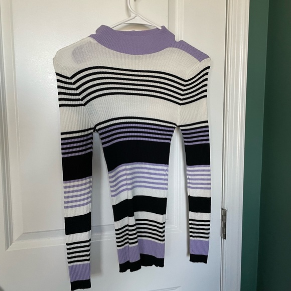 Turtle neck - Picture 2 of 2